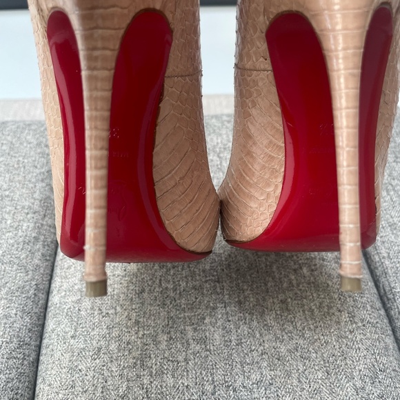 Christian Louboutin So Kate, Watersnake Nude, EU38.5 (fits a US7.5 or US8) - Picture 6 of 7